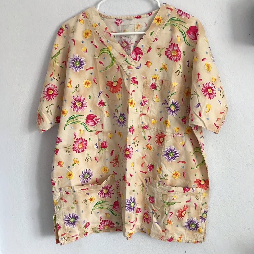 SCRUBS floral print scrub top L